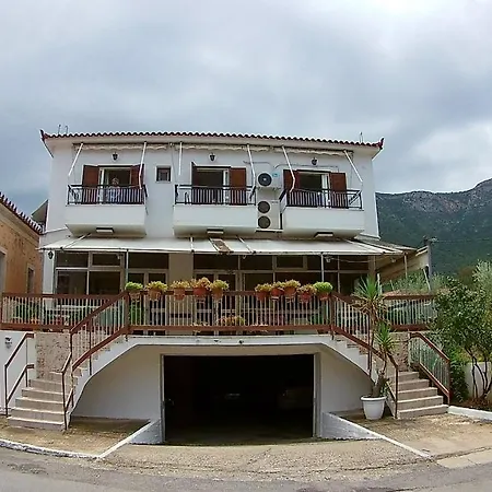 Bed & Breakfast Rocks Leonídion