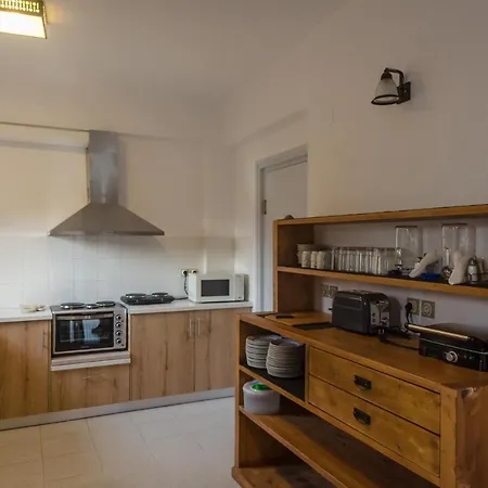 Rocks Bed & Breakfast Leonídion