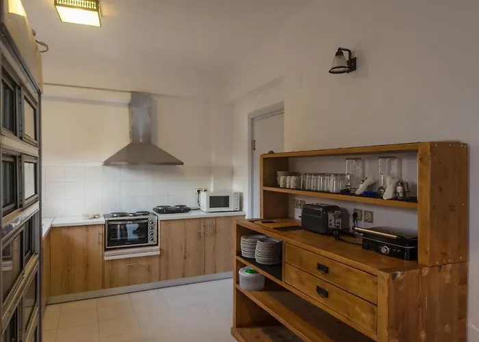 Rocks לינה וארוחת בוקר לאונידיון